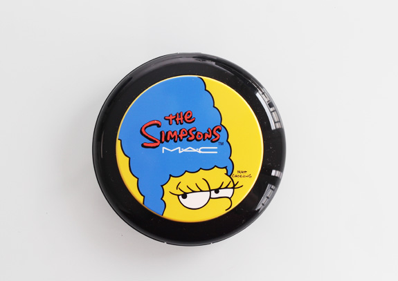 MAC_the_simpsons_marge_pink_sprinkless_blush_red_blazer_lipglass04