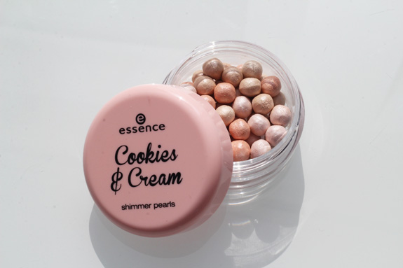 essence_cookies_cream_shimmer_pearls02