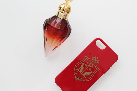 killer_queen_parfum_iphone_case03
