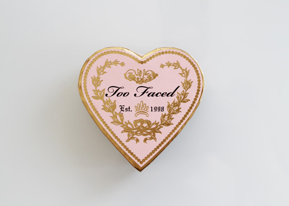 too_faced_sweethearts_perfect_flush_blush_candy_glow02